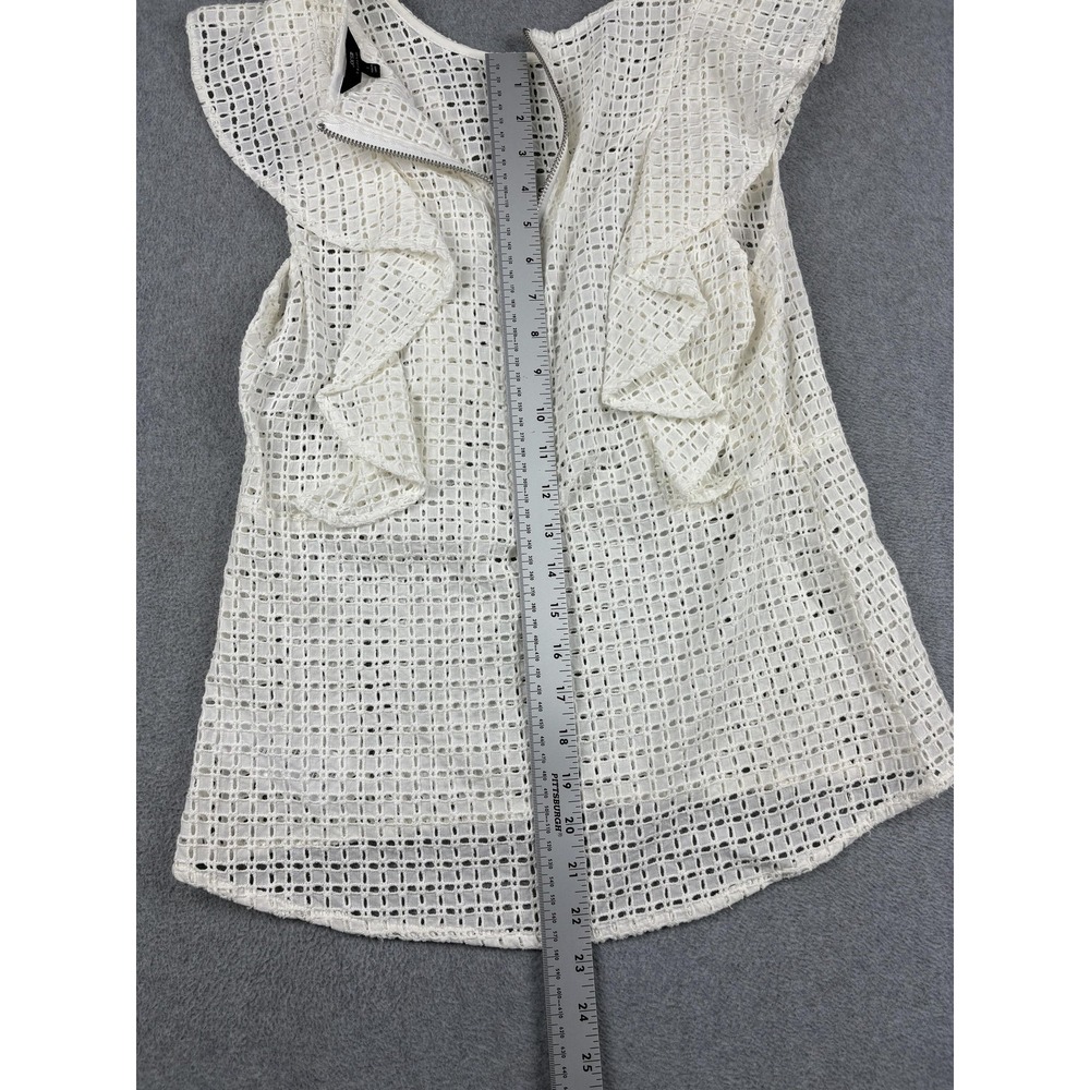 Joe's Collection Blouse Womens Small Eyelet Ruffle Zip Sleeveless Top Shirt - Picture 4 of 7